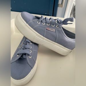Blue platform canvas supergas